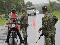 Santos ordena militarizar las carreteras en el marco del paro camionero en Colombia