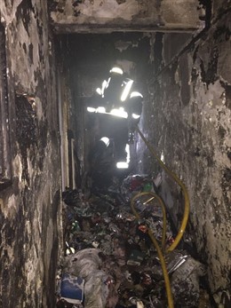 Imágenes del interior de la vivienda donde se ha producido el incendio