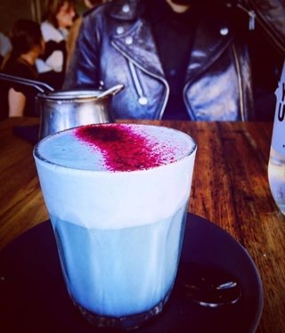 Smurf latte, el café azul de una cafetería de Melbourne