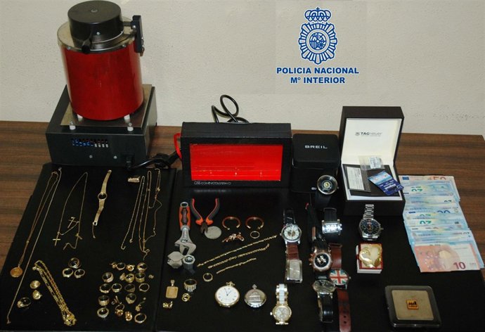 Detenidos por estafa en A Coruña revisores eléctrica