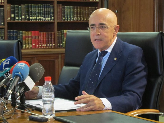 Carlos Arjona, presidente del Colegio de Médicos de Cáceres