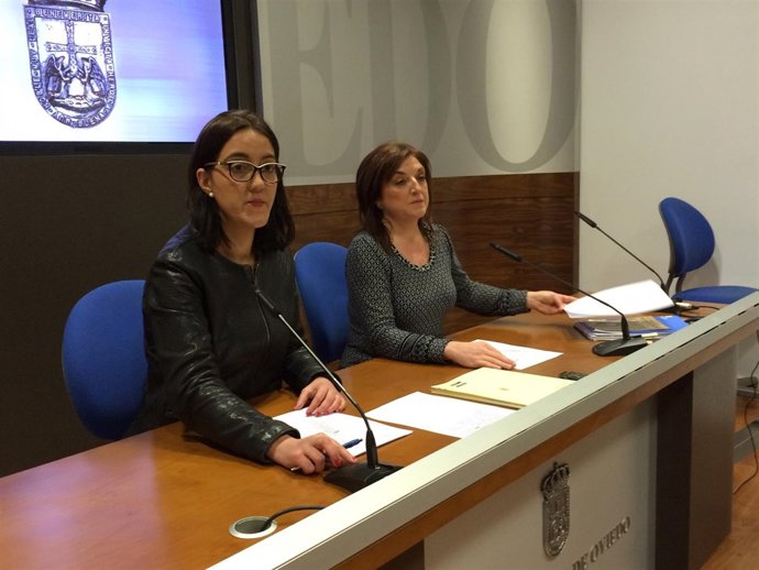 Las concejalas del PP, durnate la rueda de prensa, 