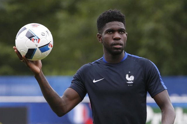 Samuel Umtiti con Francia