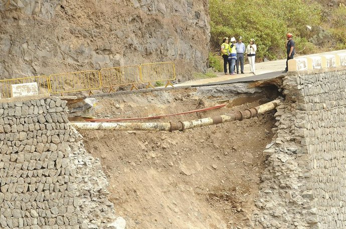 Derrumbe de parte de la carretera de Teno (TF-445)