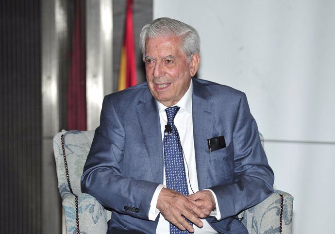 MARIO VARGAS LLOSA