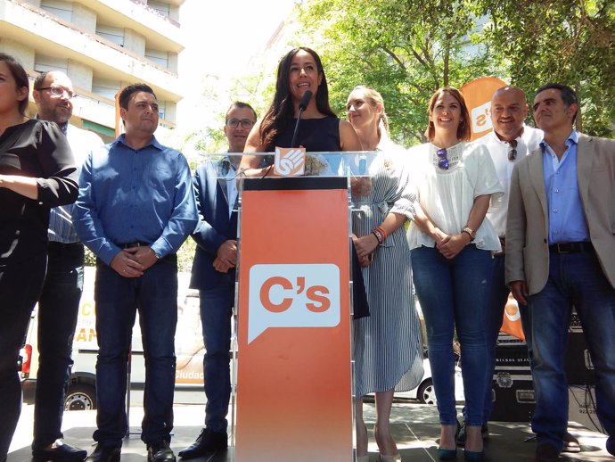 Begoña Villacís en un acto de campaña en Tenerife