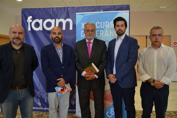 Maeztu, antes de participar en el curso de verano de la UAL