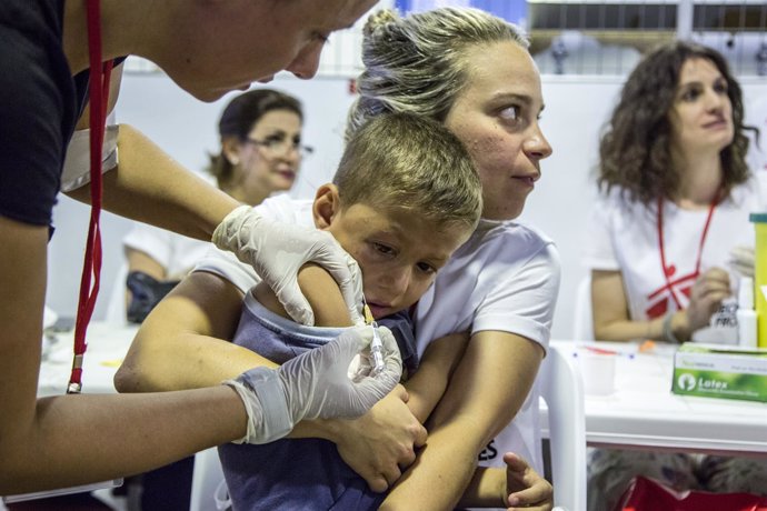Vacunación en campamento de refugiados