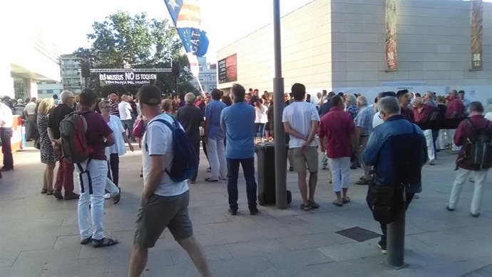 Concentración para pedir que las obras de Sijena se queden en Catalunya