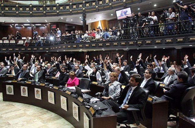 La Asamblea Nacional de Venezuela rechaza el decreto de Maduro