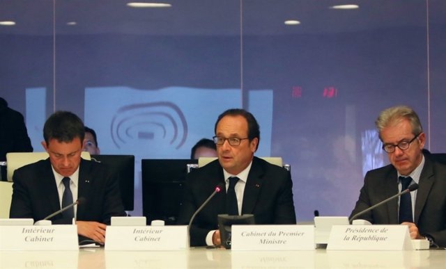 El primer ministro, Manuel Valls, junto al presidente, François Hollande