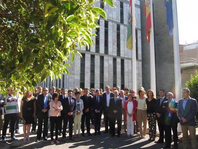 Concentración en el Palacete por el atentado de Niza