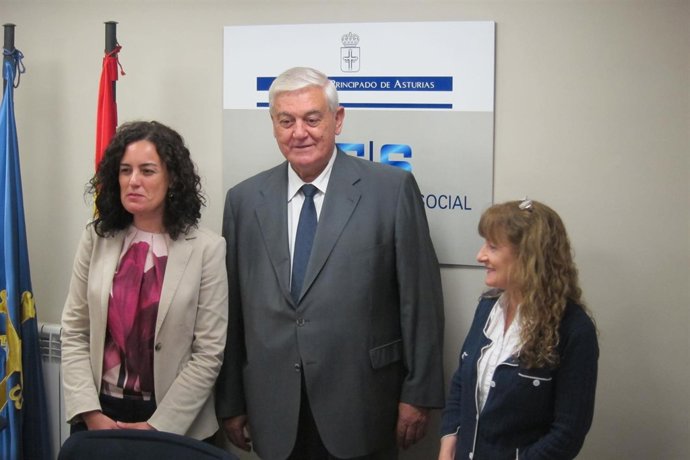 Marta Álvarez, Nicolás Álvarez y Aida Fernández en presentación informe CES 2015