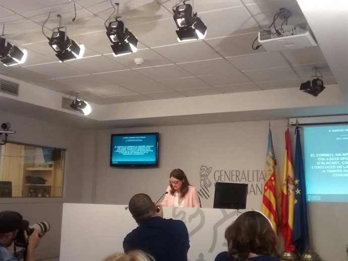 Mónica Oltra en rueda de prensa