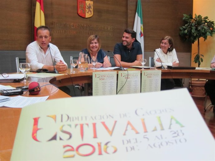Presentación de Estivalia de la Diputación de Cáceres
