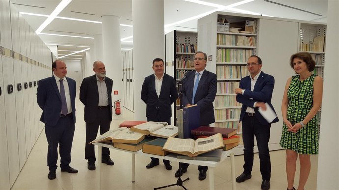 Donación de la hemeroteca de la Fundación Barrié a la Biblioteca de Galicia
