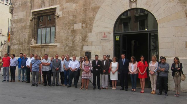 El Consell guarda 3 minutos de silencio por el atentado de Niza