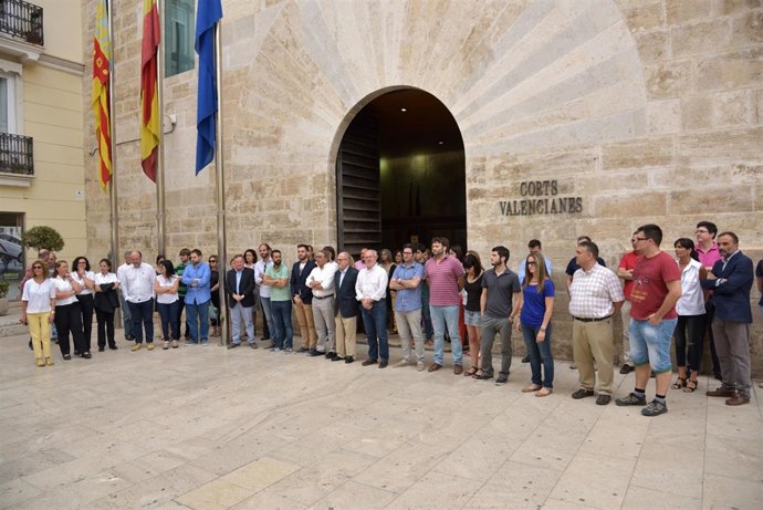 Representantes de los grupos parlamentarios y de los trabajadores en las Corts