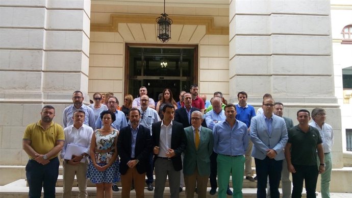 La Corporación de la Diputación en el minuto de silencio por Niza