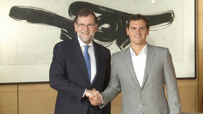 Rivera apoya un Gobierno en "minoría" de Rajoy
