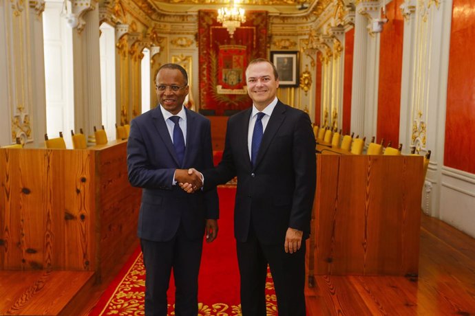 Augusto Hidalgo y el primer ministro de Cabo Verde