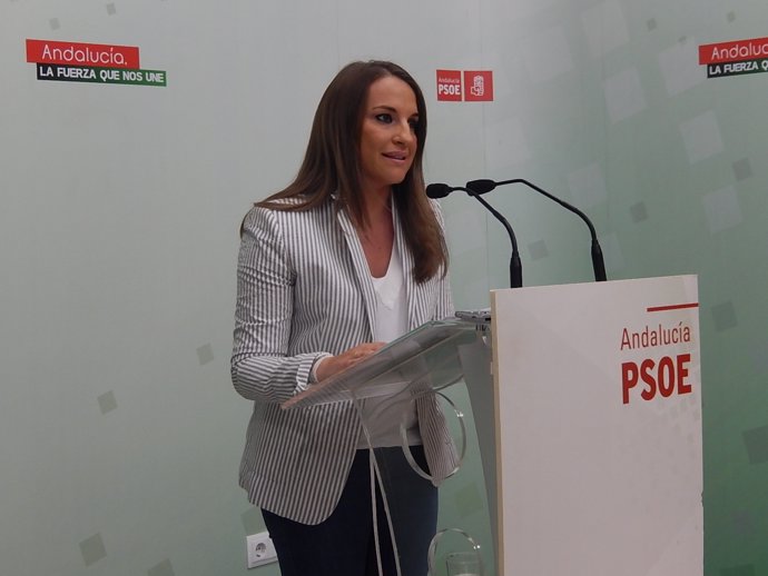 La secretaria de Educación y Universidad del PSOE-A, Esther Ruiz
