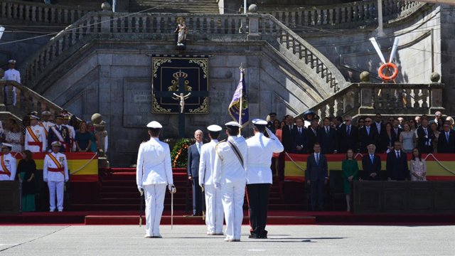 Morenés presidente la entrega de despachos en Marín
