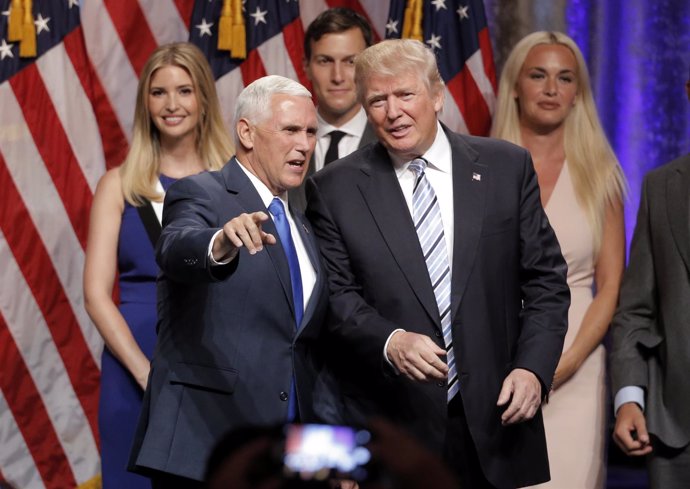 El candidato presidencial republicano, Donald Trump, y Mike Pence