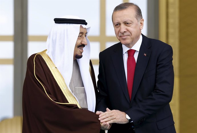 El rey de Arabia Saudí Salmán y el presidente de Turquía, Recep Tayyip Erdogan