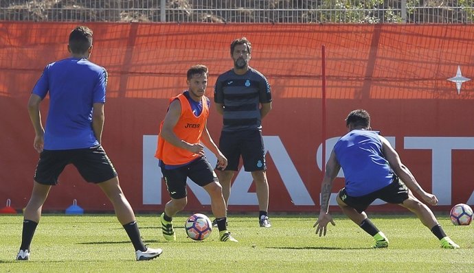 Piatti entrenando con el Espanyol