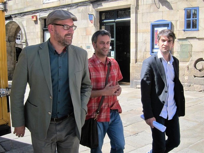 Los alcaldes de las mareas, 'del cambio', inician contactos para una asamblea