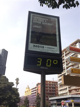 Termómetro marca 30 grados en Valencia.