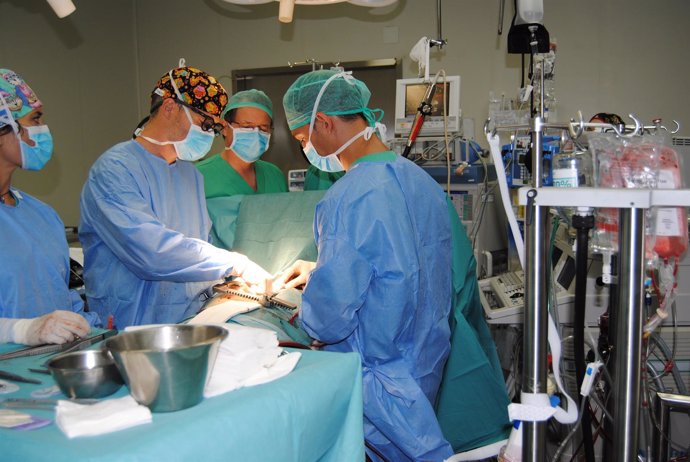 Nuevo equipo cirugía de QirónSalud Torrevieja