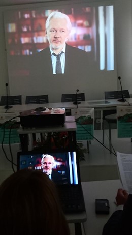 Mensaje grabado de Julian Assange para los cursos de verano de Torres