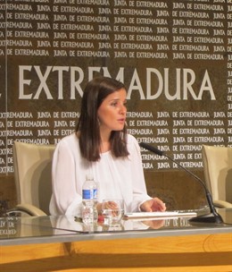 Isabel Gil Rosiña en rueda de prensa