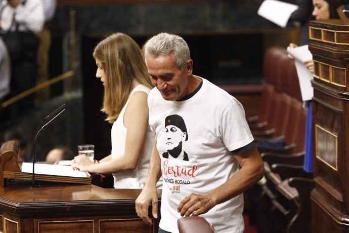 Diego Cañamero con una camiseta de apoyo a Andrés Bódalo