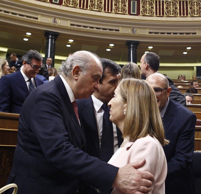 Jorge Fernández Díaz y Ana Pastor en el Congreso