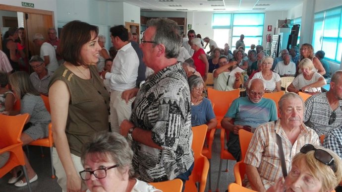 Guillén mantiene un encuentro con la colonia bri tánica de Camposol