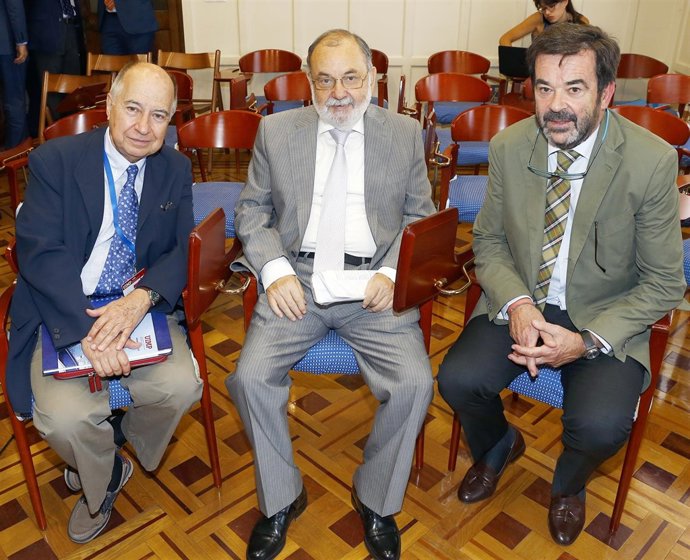 Participantes en mesa redonda