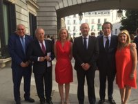 Monago espera que al primer acuerdo para la Mesa del Congreso "le sigan más acuerdos para formar Gobierno"