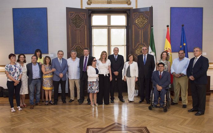 Susana Díaz preside la constitución de la Comisión de la Mesa del Tercer Sector