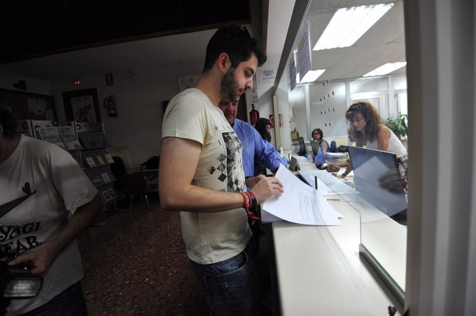 Gómez ha entregado hoy las firmas en el Ayuntamiento de Teruel