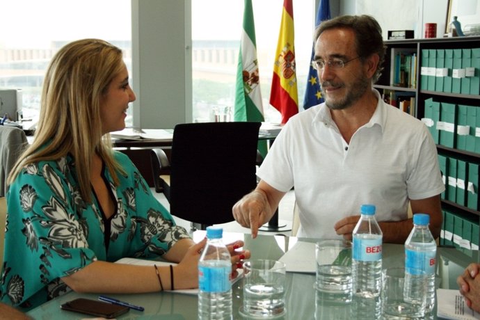 Reunión de Felipe López con Ana Isabel Jiménez.