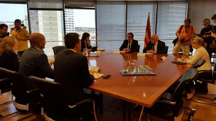 Reunión por la crisis de Vueling