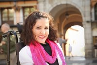 Una senadora de Podemos promete su escaño ante notario por la inaccesibilidad de la Cámara