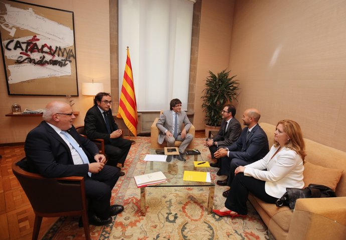 Carles Puigdemont se reúne con el presidente de Vueling, Javier Sánchez Prieto