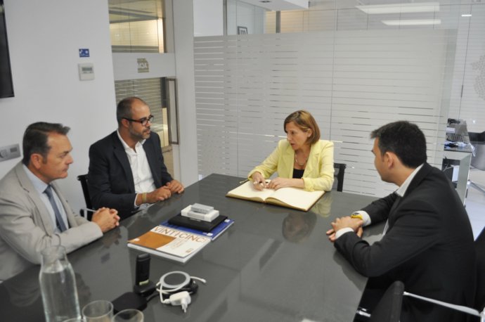Jordi Xargay, Miquel Buch, Marc Pifarré (ACM) con Carme Forcadell