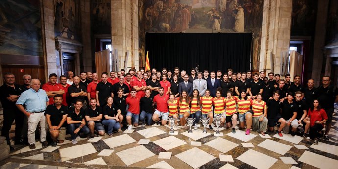 El pte Carles Puigdemont recibe a las selecciones catalanas de rugby