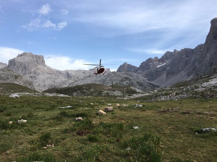 Rescate en helicóptero en PIcos de Europa
