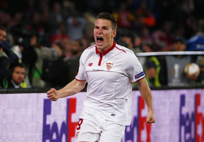 Kevin Gameiro celebra el gol del Sevilla en la final de Basilea
